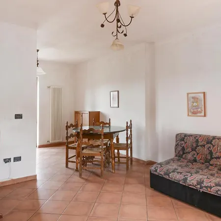 Сasa de vacaciones 2 Bedroom Awesome In
