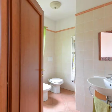 Сasa de vacaciones 2 Bedroom Awesome In *