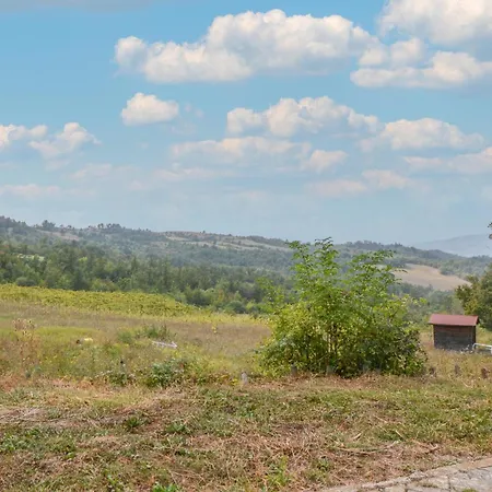 2 Bedroom Awesome In Prázdninový dům *